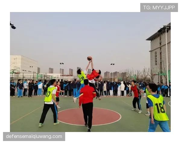 篮球开球规则解析：什么时候、在哪个位置执行开球？